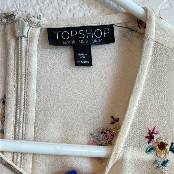 Topshop Cream Sheer Embellished Cuffed Sleeve Blouse - Picture 2 of 6